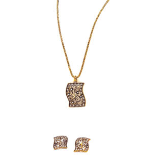 Collar con Medallón y Aros