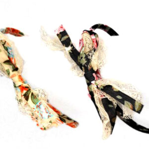 Vincha Floreada con Moño y Encaje