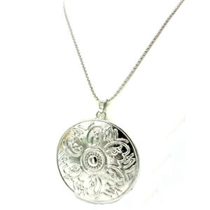 Collar con Medallón