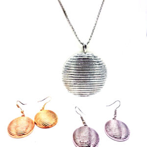 Collar con Medallón y Aros