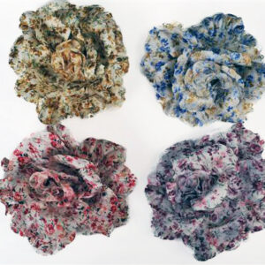 FLOR CON COLITA, PICO Y PRENDEDOR